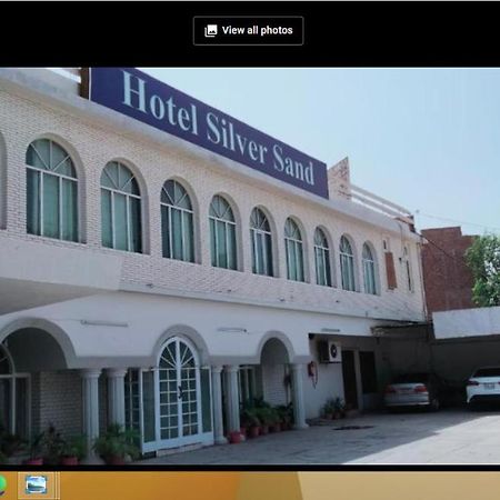 Hotel Silver Sand Multan Esterno foto