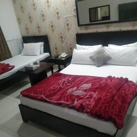 Hotel Silver Sand Multan Esterno foto