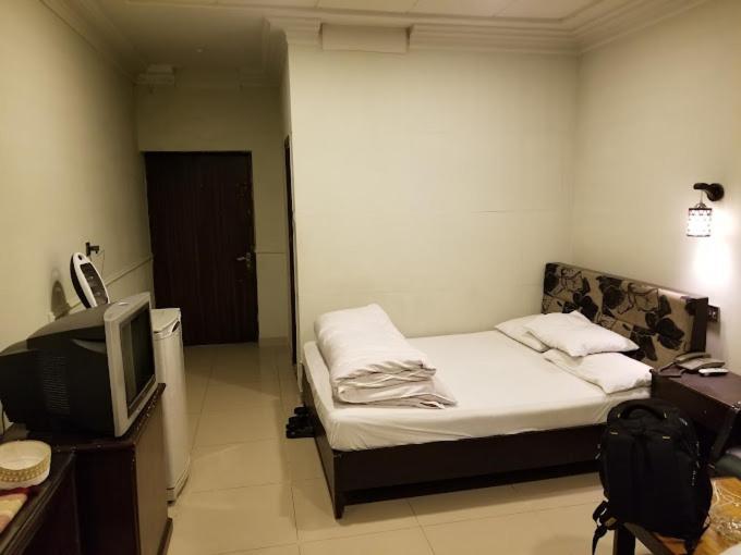 Hotel Silver Sand Multan Esterno foto